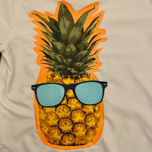 2/$15💥Gap Kids Short-Sleeve🍍Rashguard - Picture 4 of 4